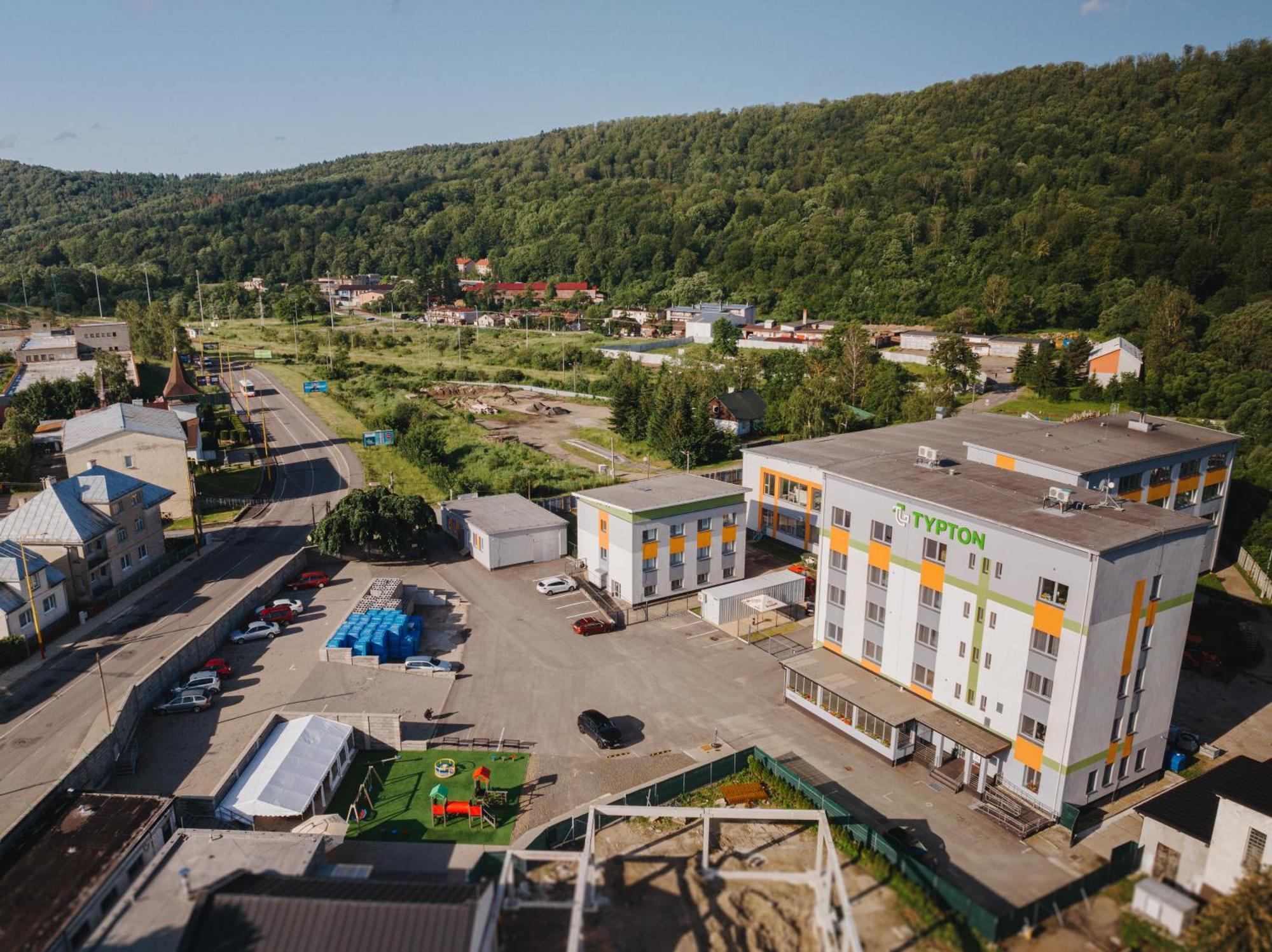 Typton Hotel&Spa Medzilaborce Экстерьер фото